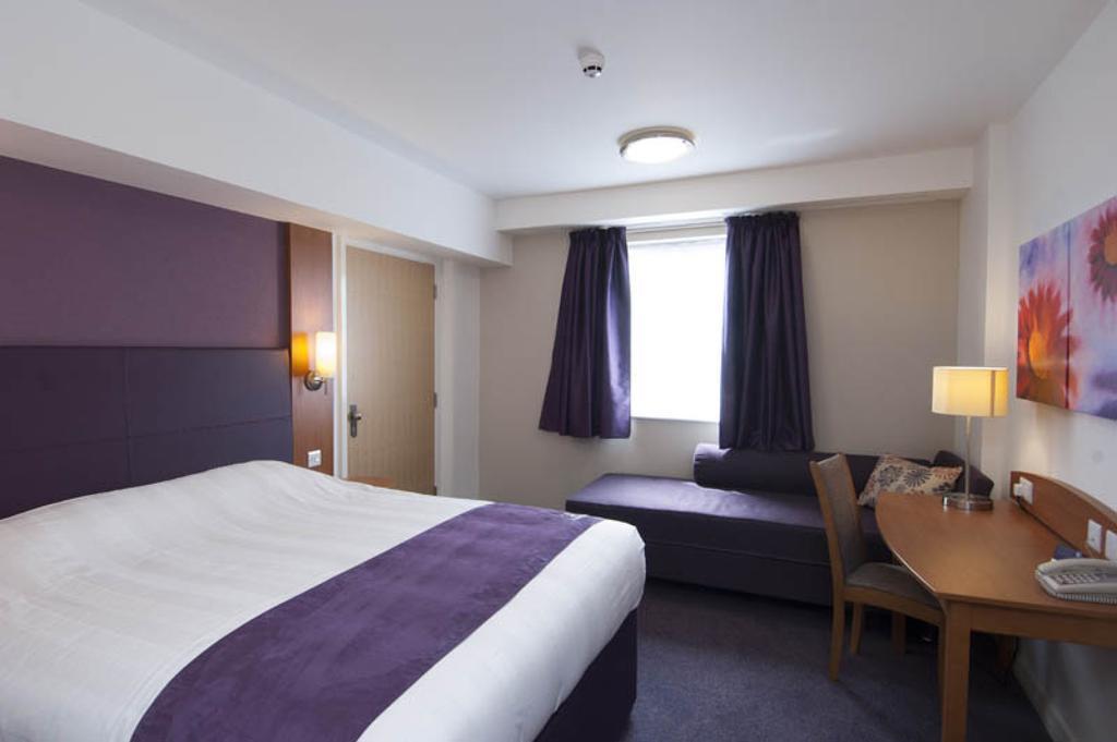 Premier Inn Dover East 客房 照片
